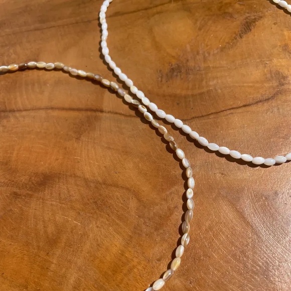 Delicate Shell Bead Necklace - White & Beige - Picture 4 of 6